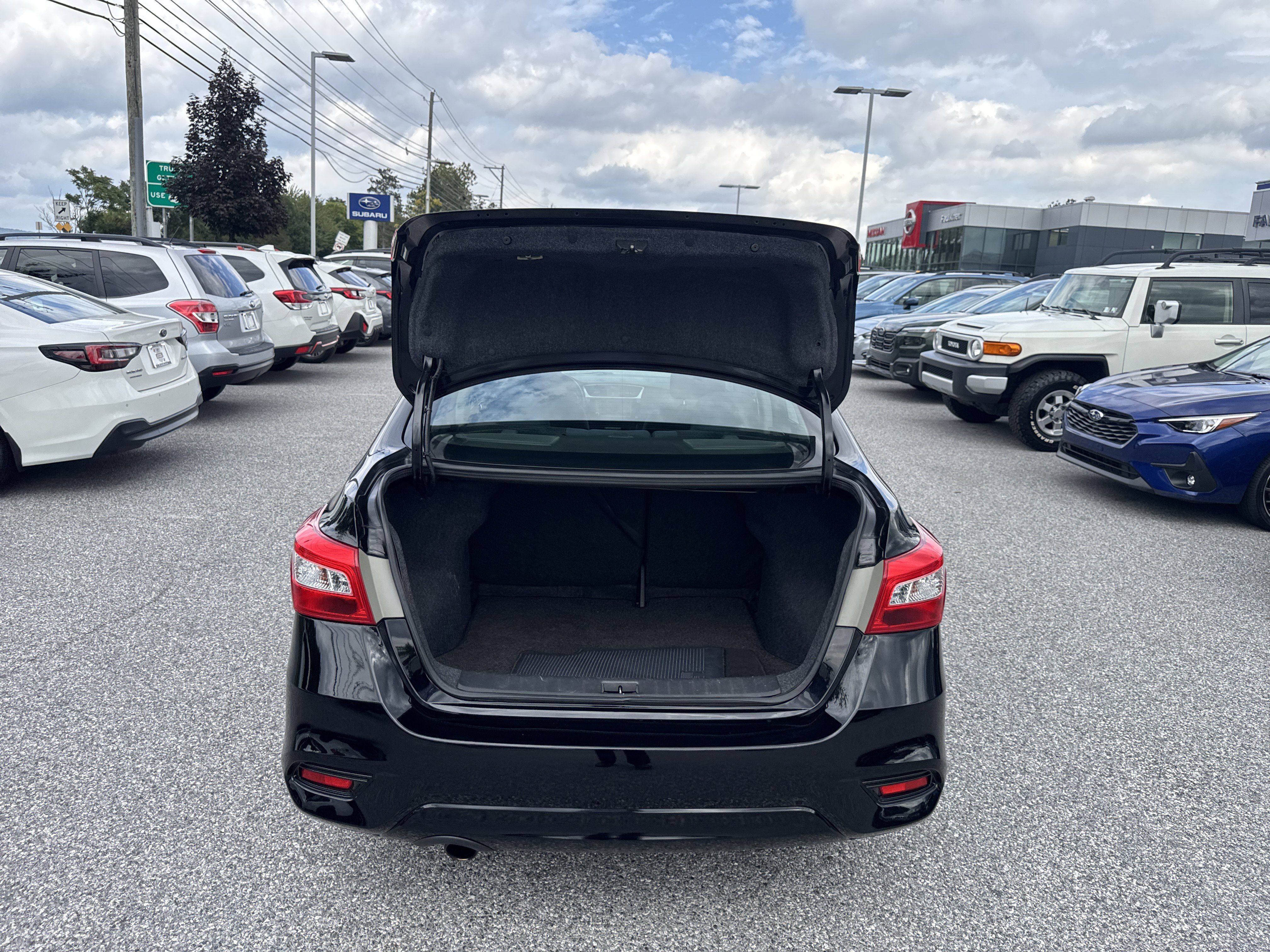 Used 2019 Nissan Sentra SR FWD image 29