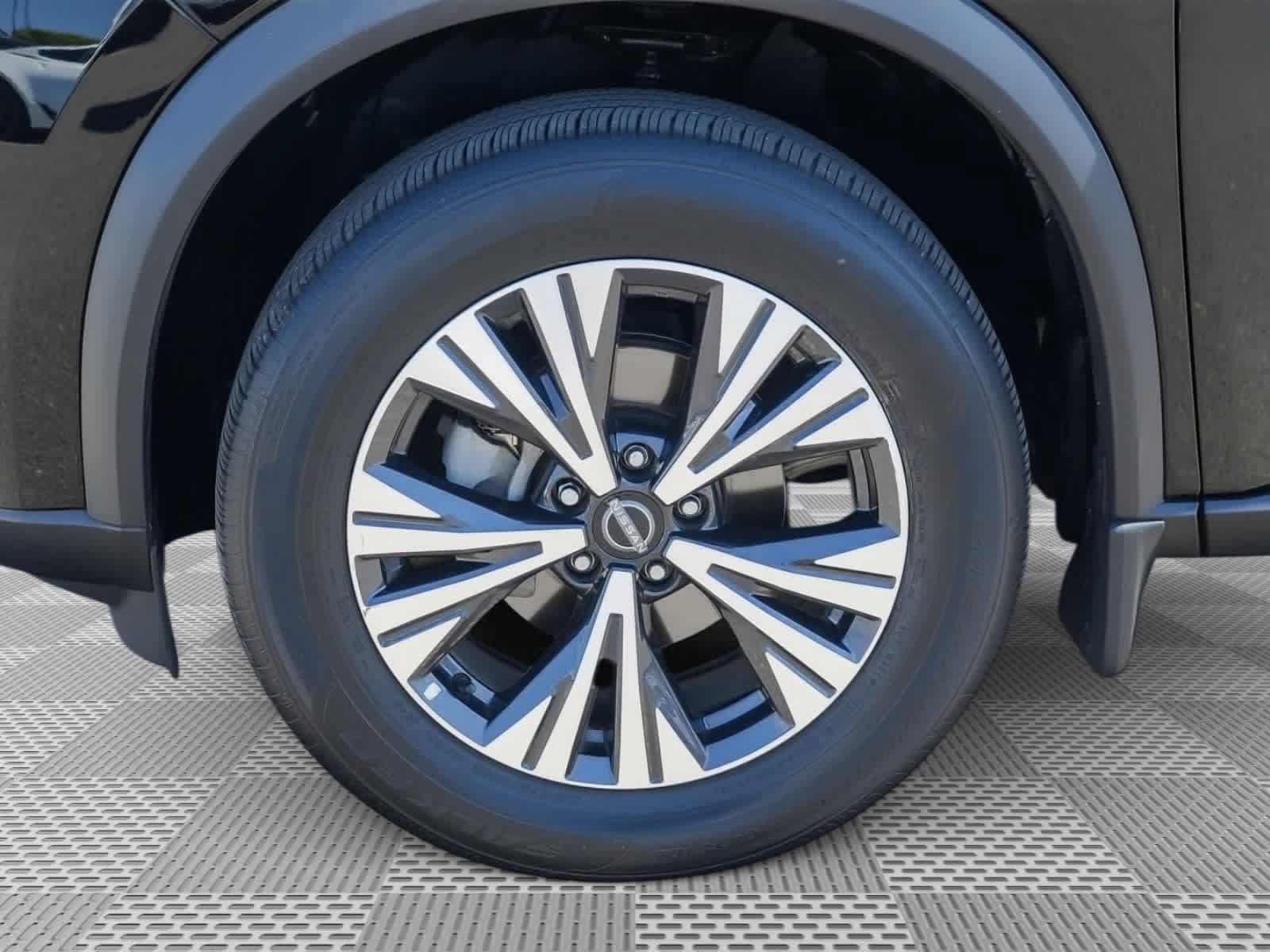Used 2023 Nissan Rogue SV FWD image 13