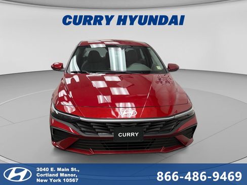 Certified 2025 Hyundai Elantra SE FWD image 8