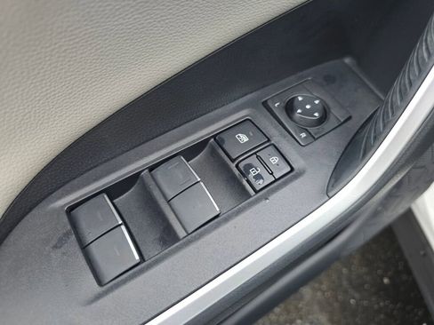 Used 2025 Toyota RAV4 Limited image 21