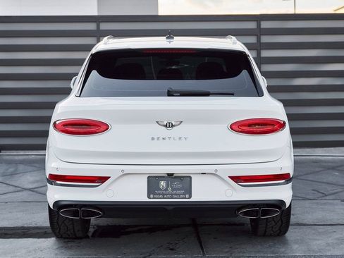 Used 2022 Bentley Bentayga image 14