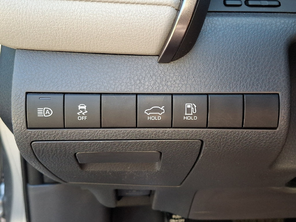 Used 2019 Toyota Camry LE w/ Convenience Package FWD image 24