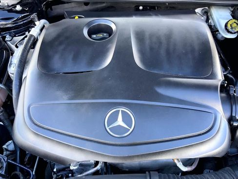 Used 2017 Mercedes-Benz GLA 250 image 32