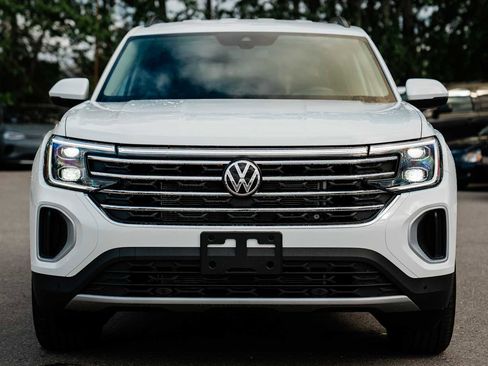 New 2025 Volkswagen Atlas SE image 3