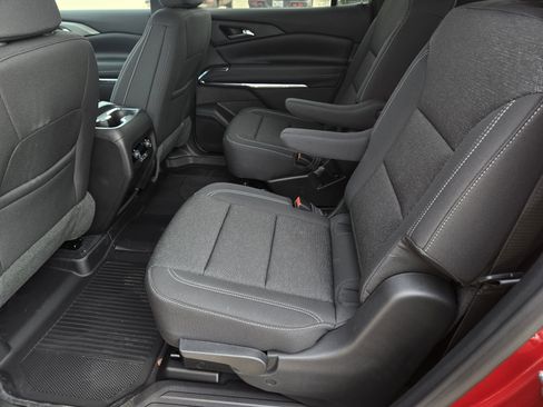 New 2026 Chevrolet Traverse LT w/ LPO, Floor Liner Package FWD image 17