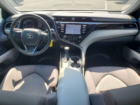 Used 2020 Toyota Camry LE FWD image 9