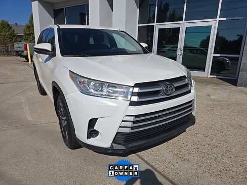 Used 2018 Toyota Highlander LE image 20