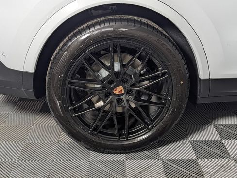 New 2026 Porsche Cayenne Coupe AWD/4WD image 13