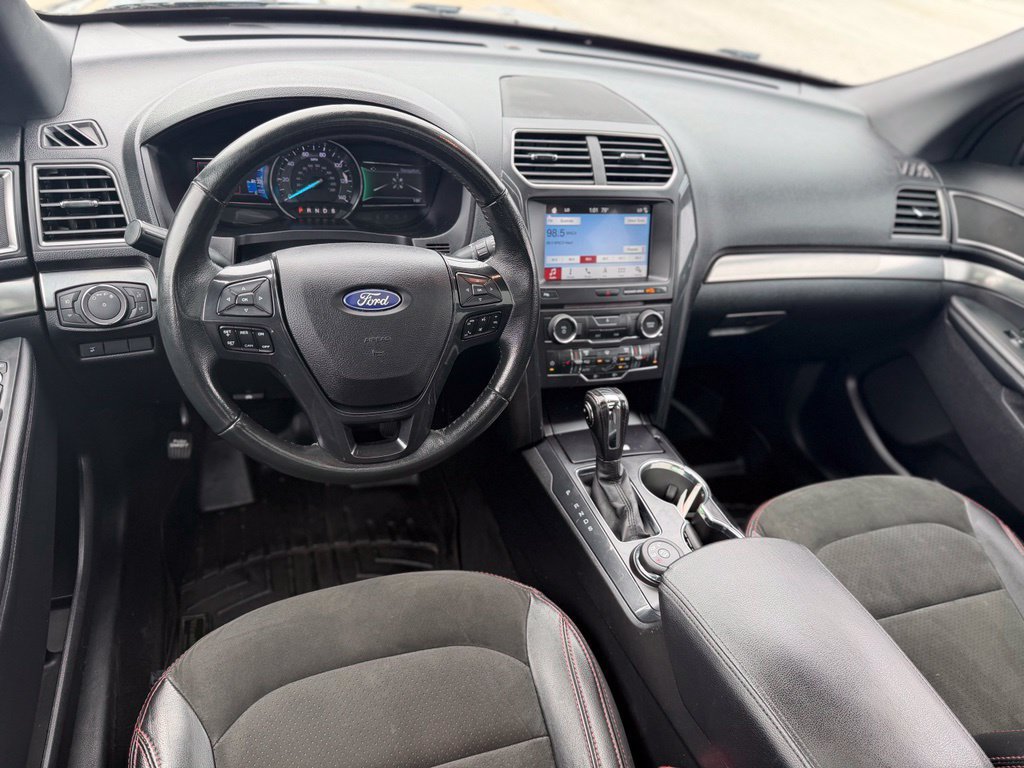 Used 2018 Ford Explorer XLT w/ Equipment Group 202A AWD/4WD image 19