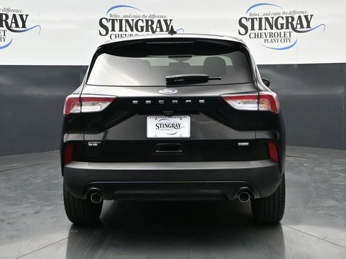 Used 2022 Ford Escape SE w/ SE Sport Appearance Package FWD image 6