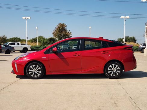 Certified 2022 Toyota Prius XLE AWD/4WD image 8