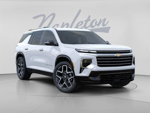 New 2026 Chevrolet Traverse High Country w/ LPO, Floor Liner Package AWD/4WD image 8