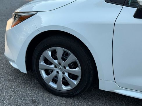 Used 2021 Toyota Corolla LE image 7