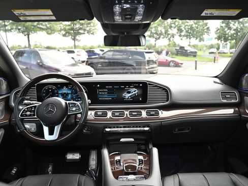 Used 2023 Mercedes-Benz Maybach GLS 600 4MATIC image 48