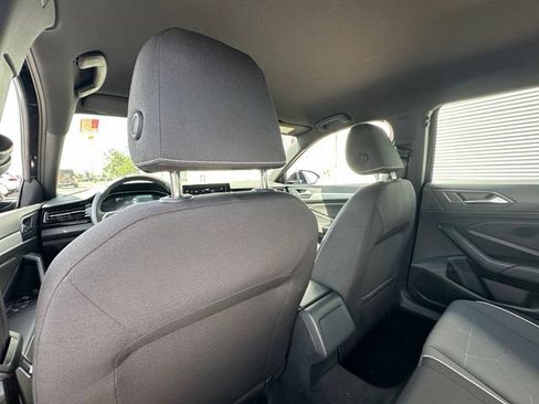 Certified 2025 Volkswagen Jetta Sport FWD image 29