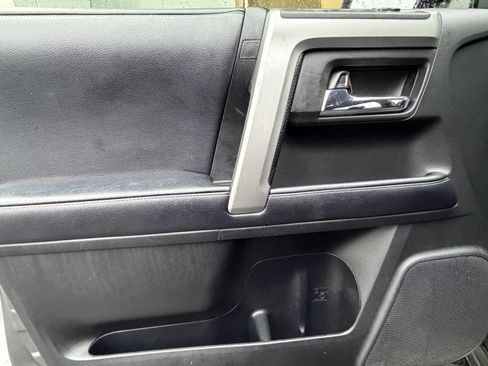 Used 2019 Toyota 4Runner SR5 AWD/4WD image 13