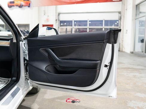 Used 2019 Tesla Model 3 Standard Range Plus image 37