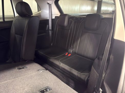 Used 2022 Volkswagen Tiguan SE image 24