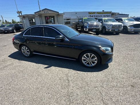 Used 2018 Mercedes-Benz C 300 Sedan image 2