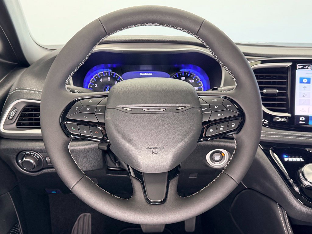 New 2027 Chrysler Pacifica Limited AWD/4WD image 16