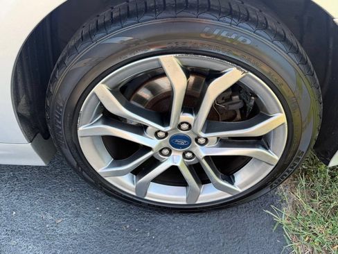 Used 2019 Ford Fusion SEL FWD image 18