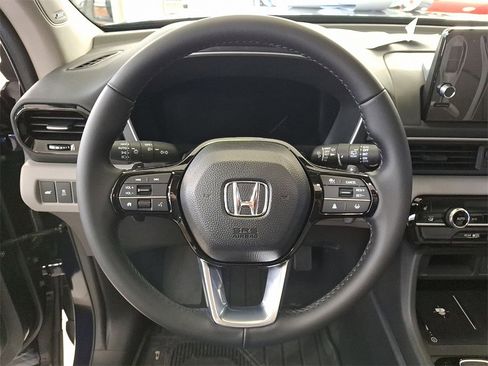 New 2025 Honda Pilot Touring image 13