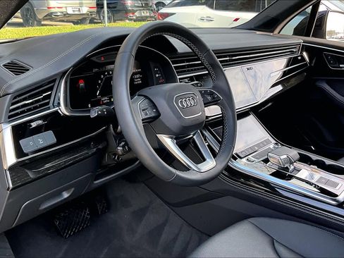 Used 2025 Audi Q7 3.0T Premium Plus image 14
