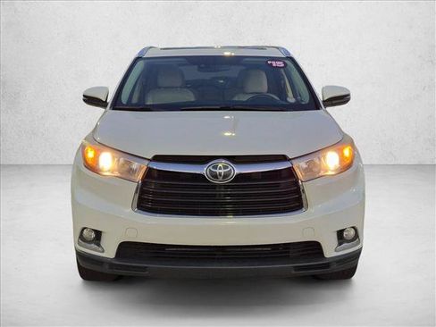 Used 2015 Toyota Highlander Limited Platinum AWD/4WD image 2