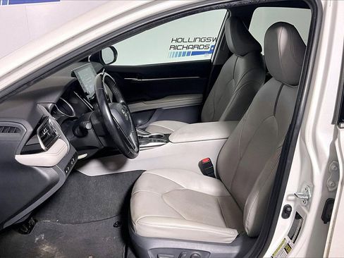 Used 2021 Toyota Camry XLE image 20