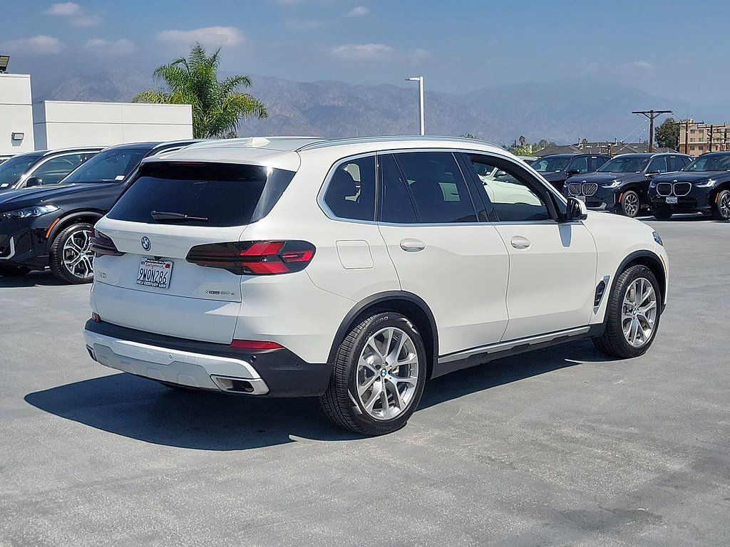 Used 2026 BMW X5 xDrive50e w/ Climate Comfort Package AWD/4WD image 3