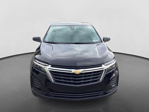 Used 2023 Chevrolet Equinox LS w/ LS Convenience Package AWD/4WD image 2