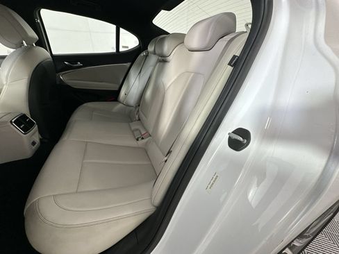 Used 2025 Genesis G70 2.5T RWD image 23