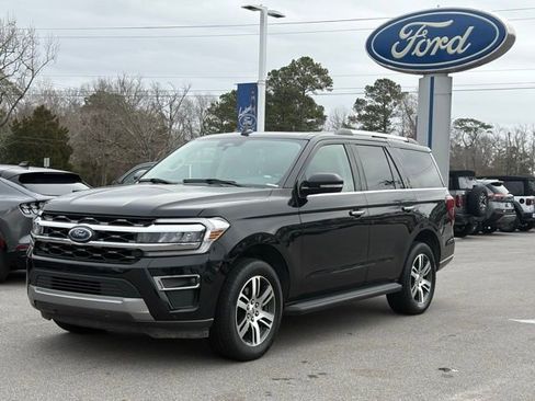 Used 2024 Ford Expedition Limited image 1
