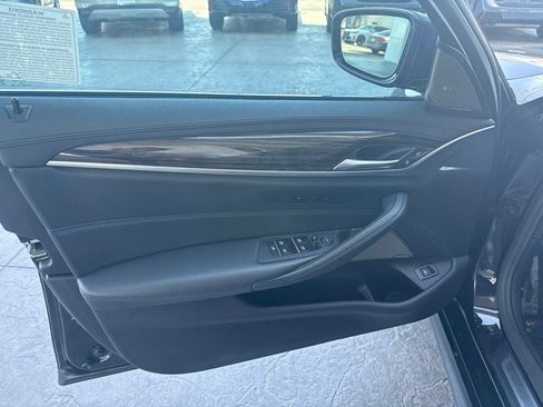 Used 2020 BMW 530i w/ M Sport Package RWD image 9