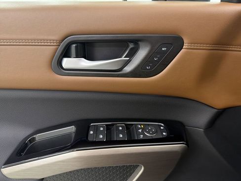 Certified 2025 Nissan Pathfinder Platinum image 27