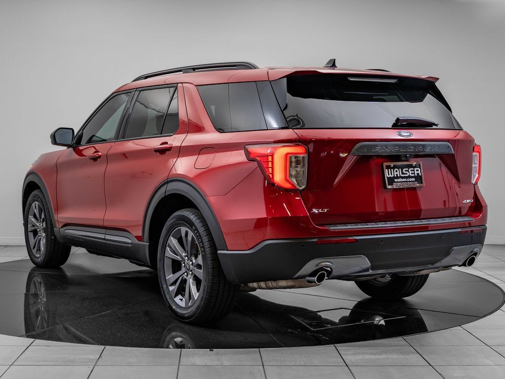 Used 2023 Ford Explorer XLT w/ Equipment Group 202A AWD/4WD image 6