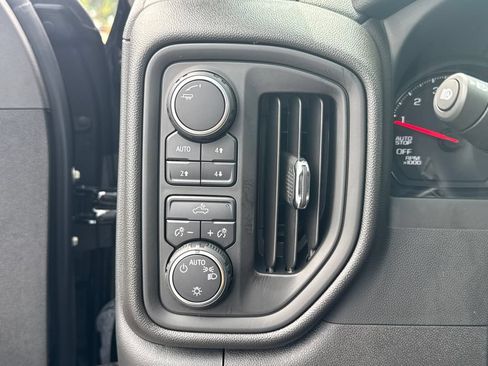 Used 2025 Chevrolet Silverado 1500 Custom Trail Boss w/ Turbomax Blackout Package AWD/4WD image 27