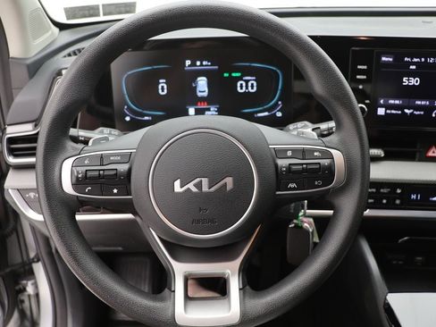 Used 2023 Kia Sportage LX image 17