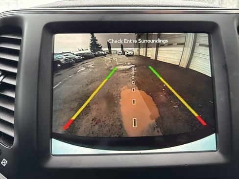 Used 2023 Jeep Cherokee Altitude Lux image 37