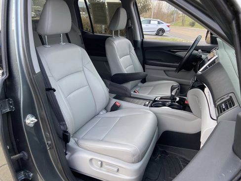 Used 2018 Honda Ridgeline RTL-E image 19
