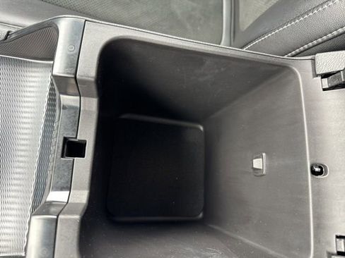 Used 2025 Jeep Grand Cherokee Altitude image 36