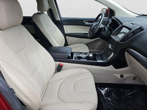 Used 2019 Ford Edge Titanium w/ Class II Trailer Tow Package image 10