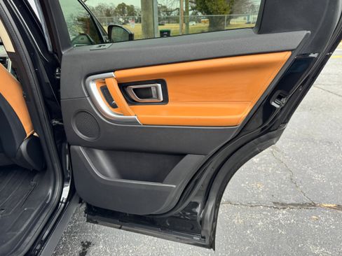 Used 2019 Land Rover Discovery Sport HSE Luxury image 27