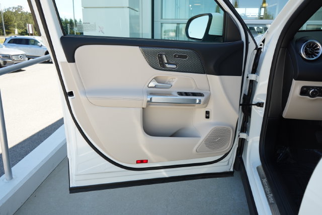 Used 2025 Mercedes-Benz GLB 250 image 15