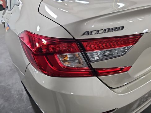 Used 2018 Honda Accord Touring image 35