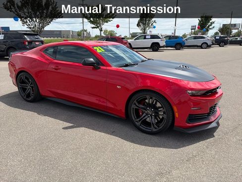 Used 2021 Chevrolet Camaro SS RWD image 8