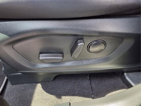 Used 2024 Ford Explorer XLT w/ Equipment Group 202A AWD/4WD image 20