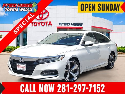 Used 2018 Honda Accord Touring image 1