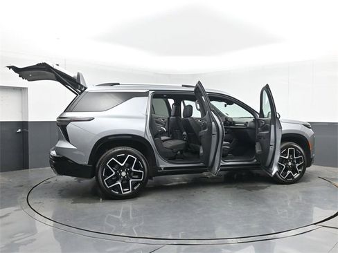 Used 2026 Chevrolet Traverse High Country image 53