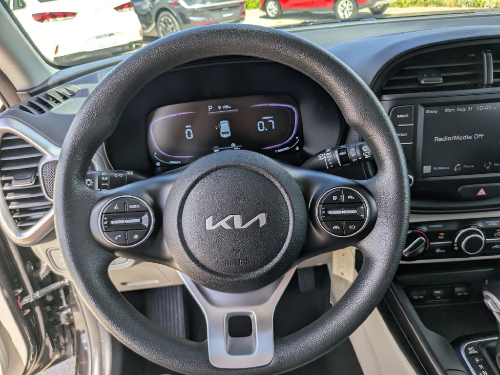 Certified 2025 Kia Soul LX w/ LX Technology Package FWD image 27